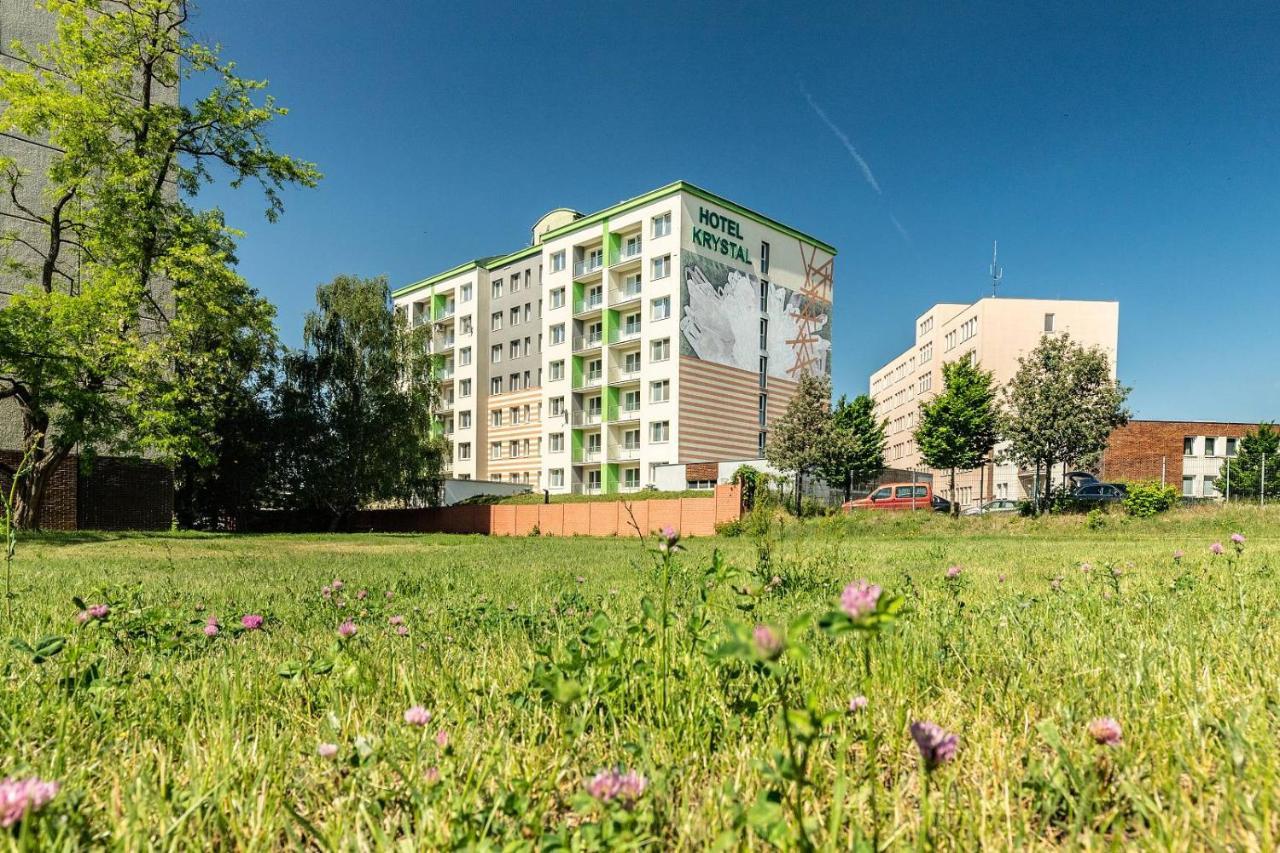 Hotel Krystal Hodonín Buitenkant foto
